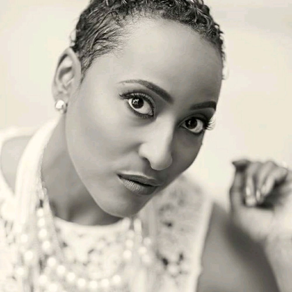 Meet your Posher, Adria